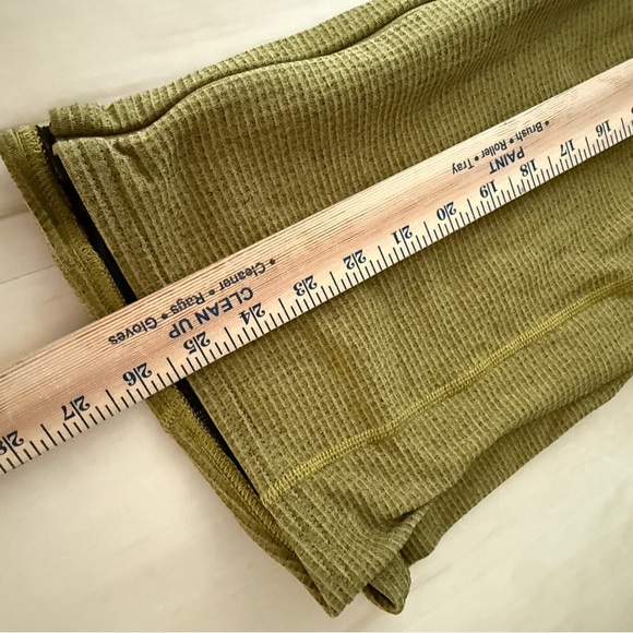 Mountain Hardware Men's Long Sleeve Full Zip Green Jacket - Medium - Picture 2 of 6